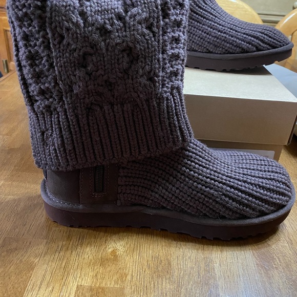 UGG CLASSIC CARDI CABLED KNIT BROWN BOOTS - WOMEN'S 8 - Picture 13 of 15